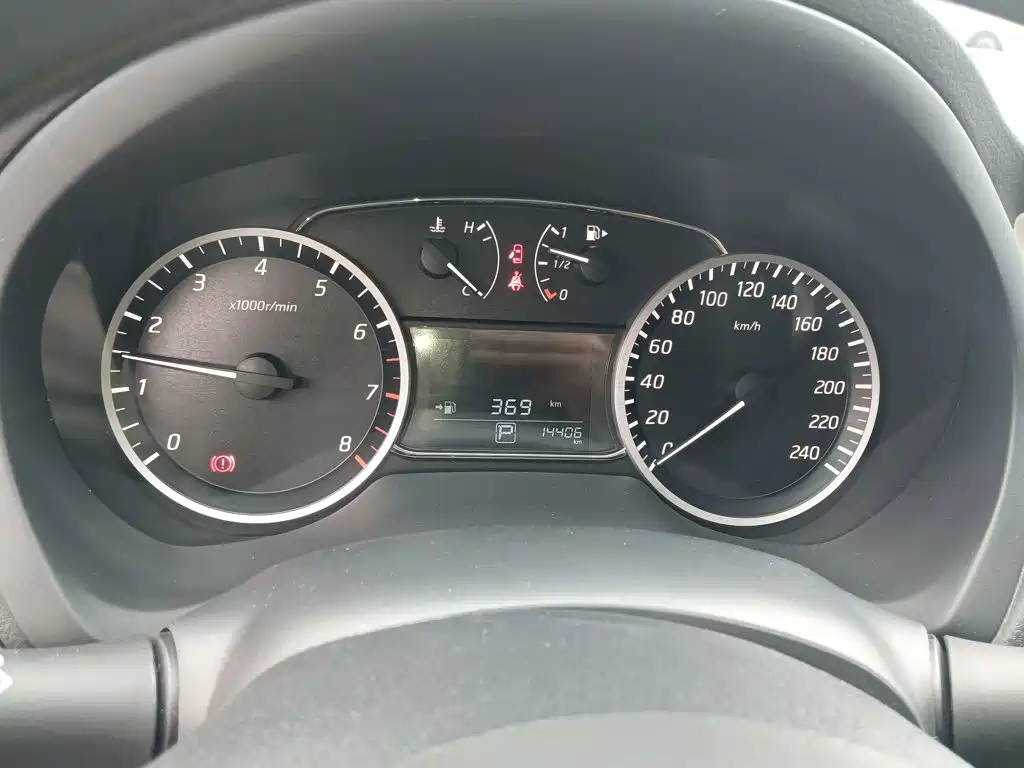 Nissan Sylphy — миниатюра 8
