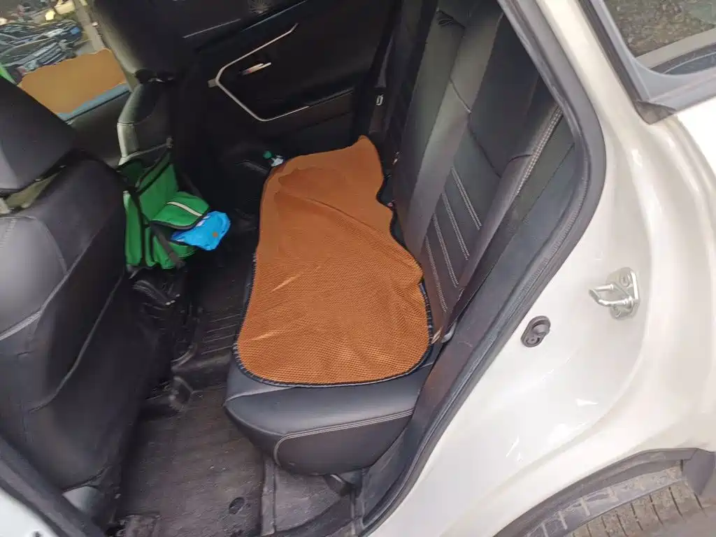 Toyota RAV4 — миниатюра 13