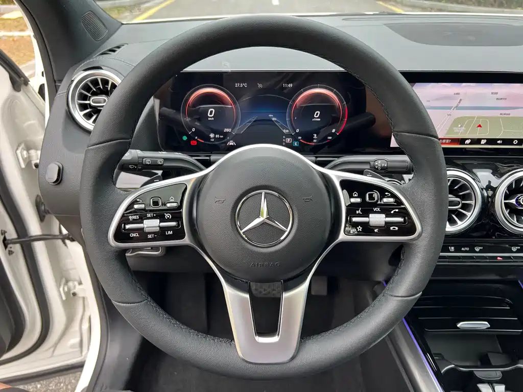 Mercedes-Benz GLA — миниатюра 10