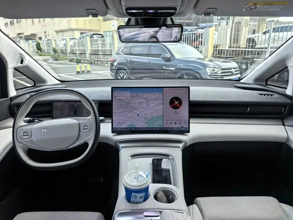 XPeng X9 — миниатюра 7