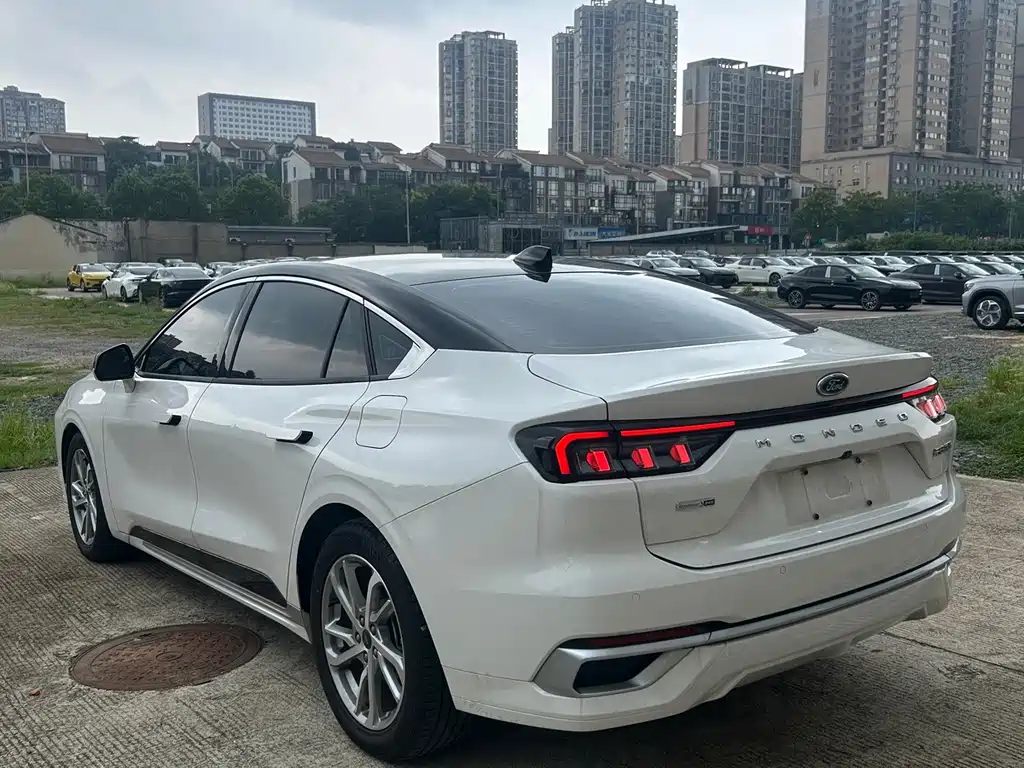 Ford Mondeo — миниатюра 7