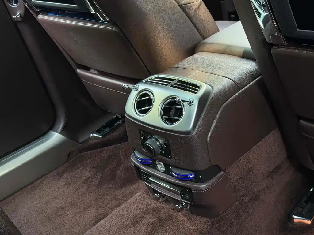 Rolls-Royce Ghost — миниатюра 16
