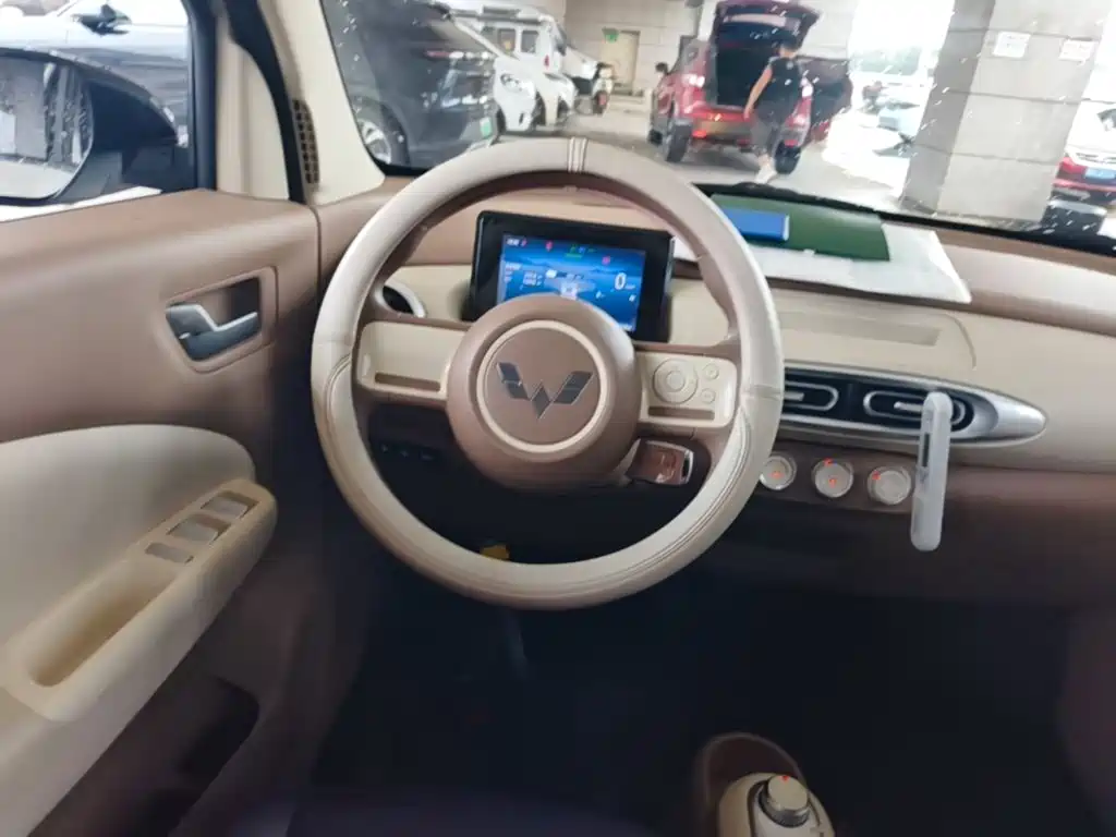 Wuling MINIEV — миниатюра 11