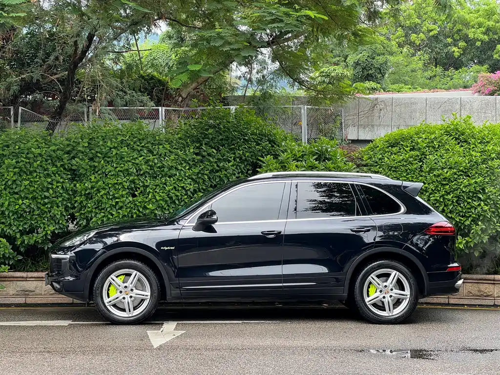 Porsche Cayenne Hybrid — миниатюра 5