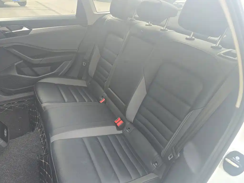 Volkswagen Sagitar — миниатюра 15