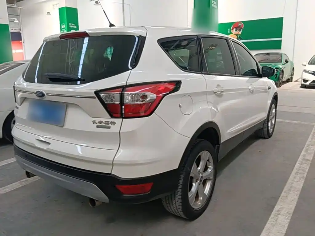 Ford Kuga — миниатюра 7