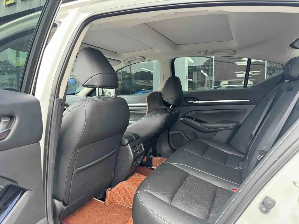 Nissan Teana — миниатюра 4