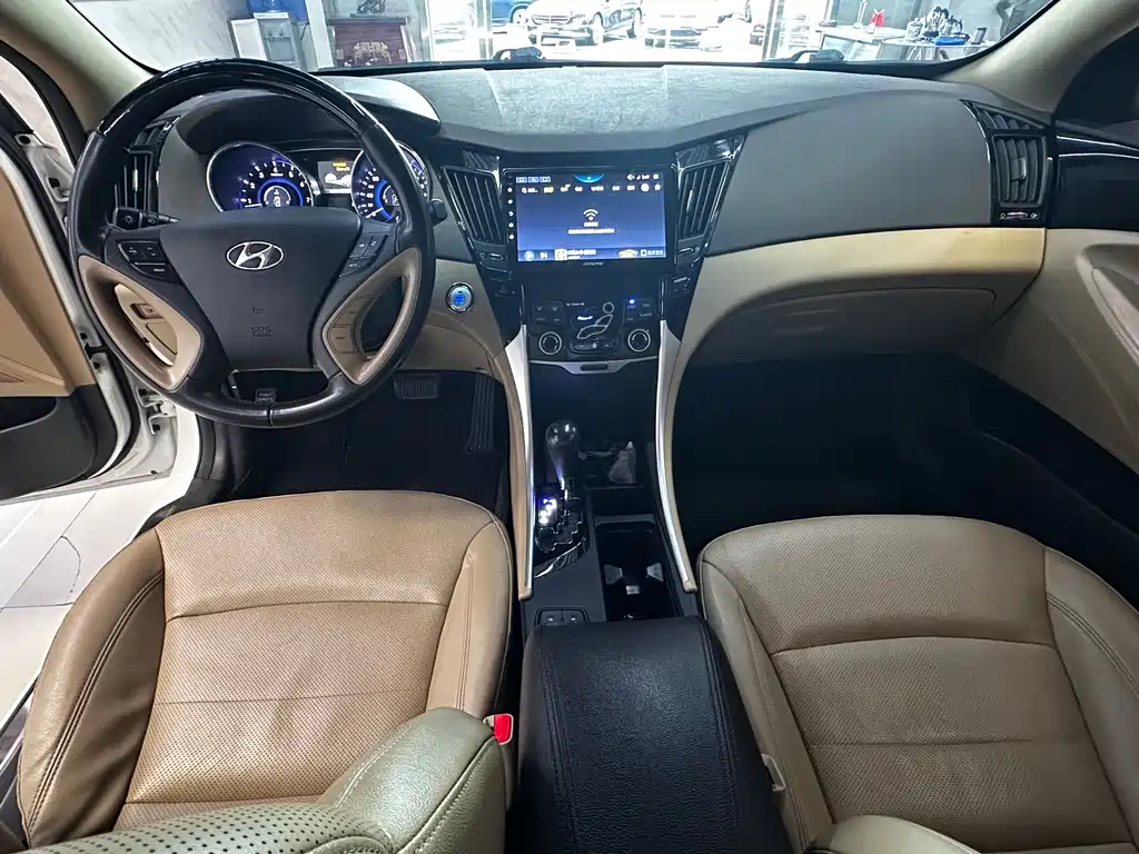Hyundai Sonata — миниатюра 9