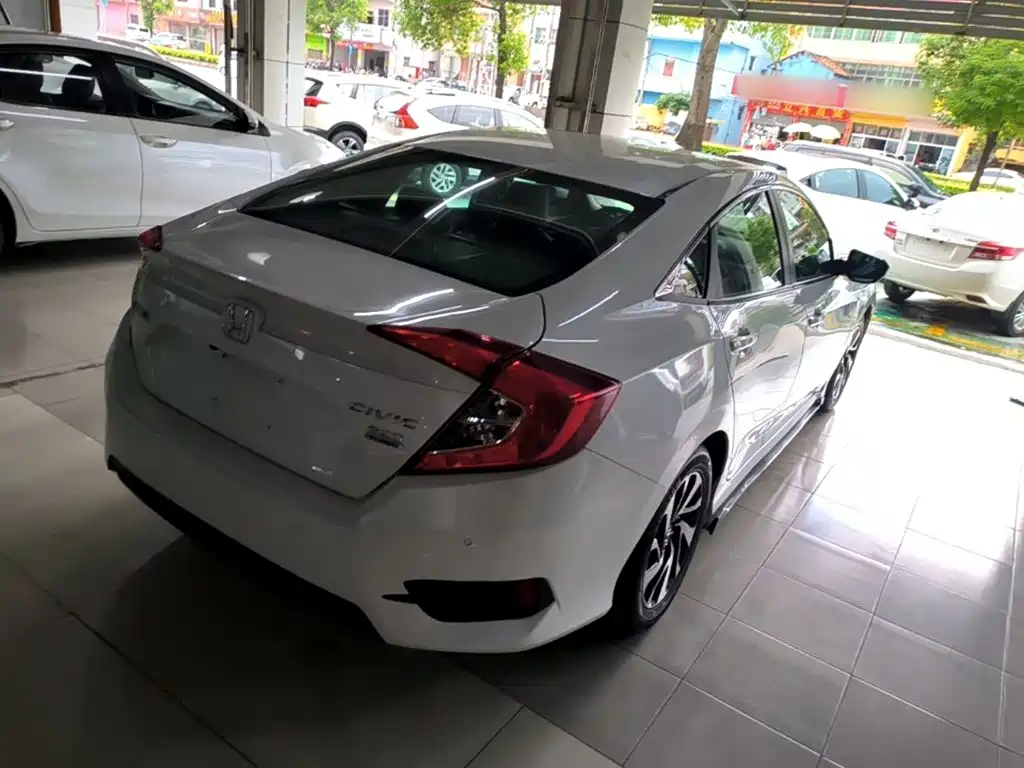 Honda Civic — миниатюра 7