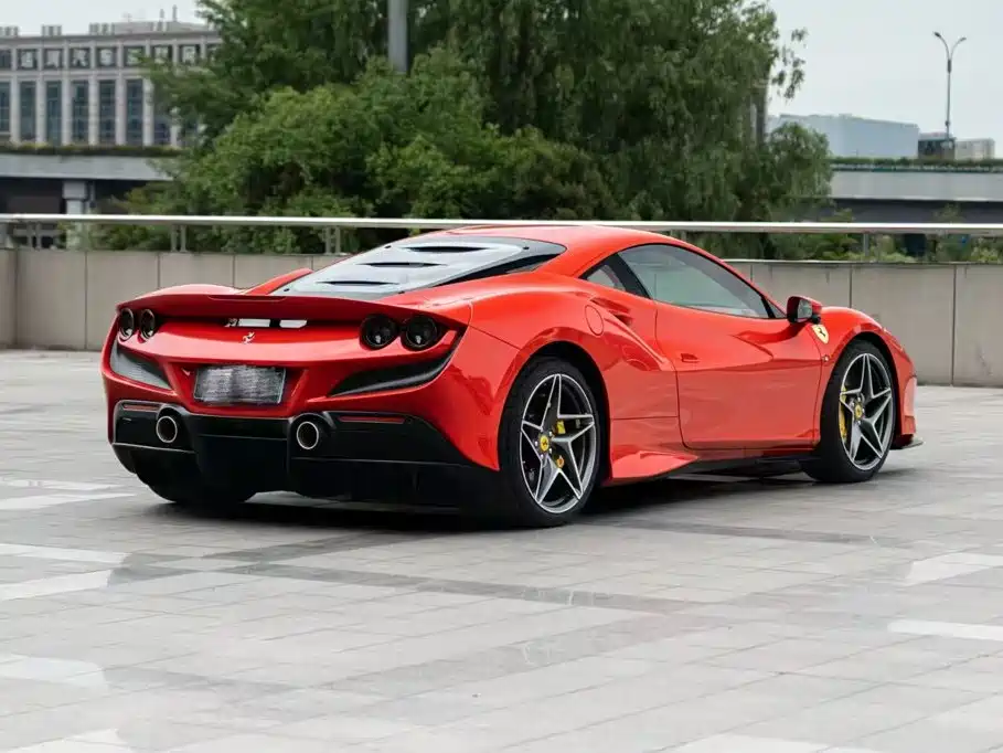 Ferrari F8 — миниатюра 3