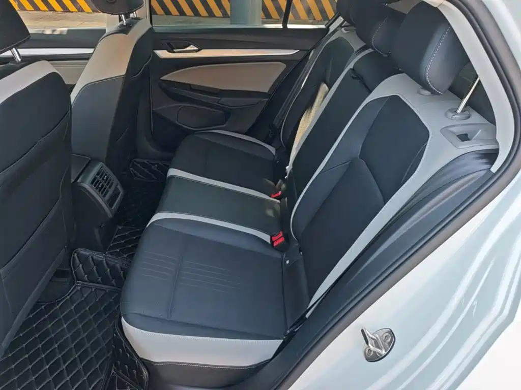 Volkswagen Golf — миниатюра 17