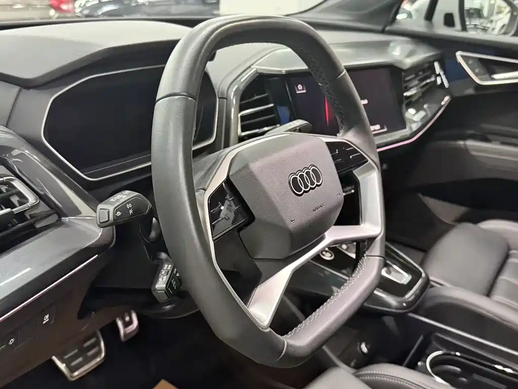 Audi Q4 e-tron — миниатюра 9