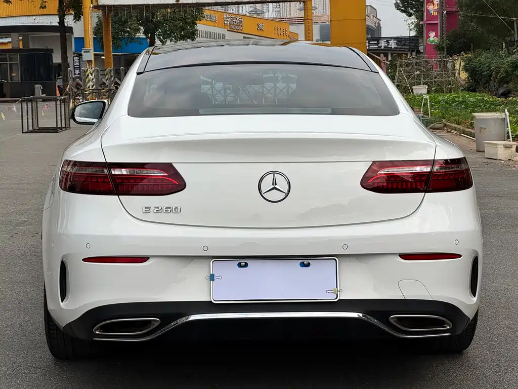MERCEDES-BENZ E CLASS