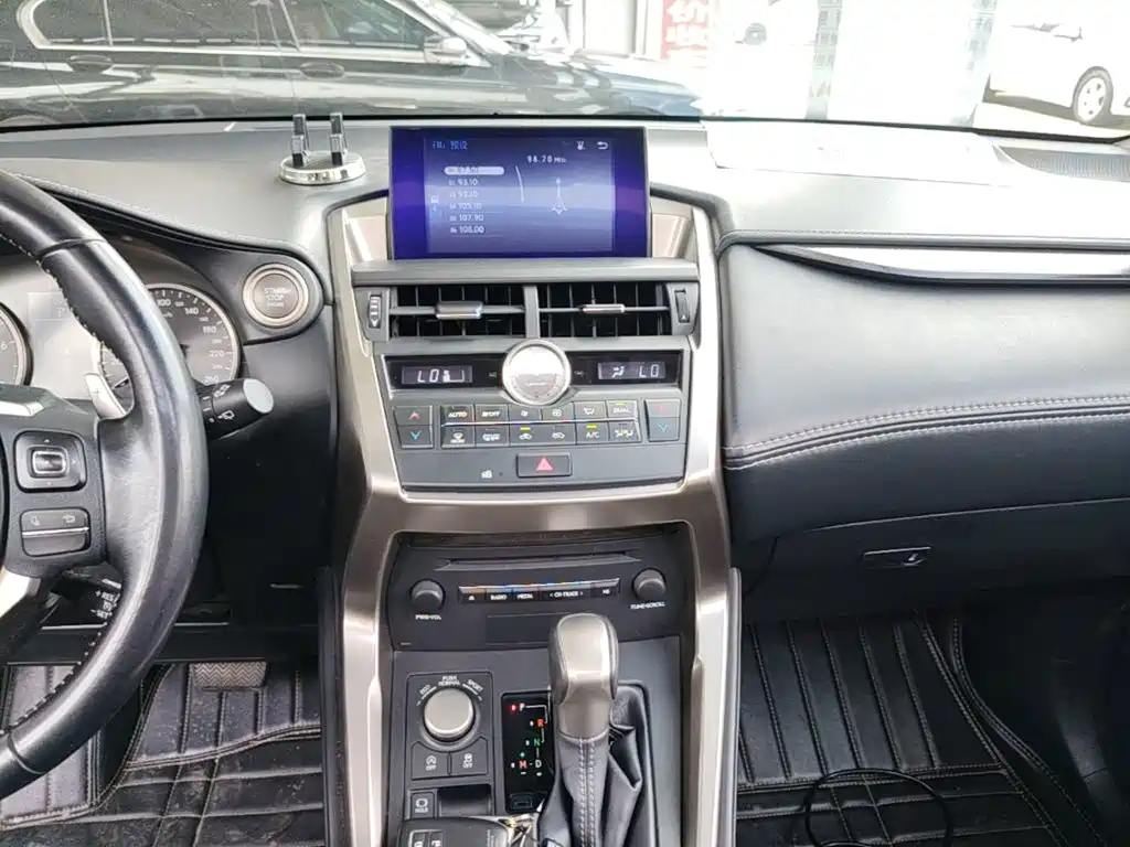Lexus NX — миниатюра 13