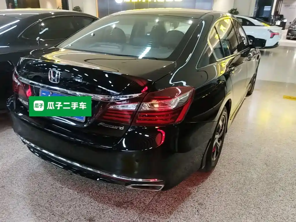 Honda Accord — миниатюра 7