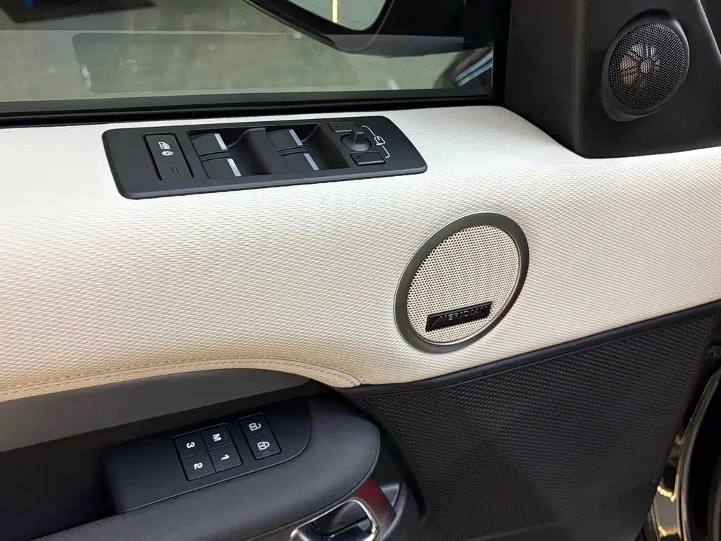 Land Rover Discovery — миниатюра 14
