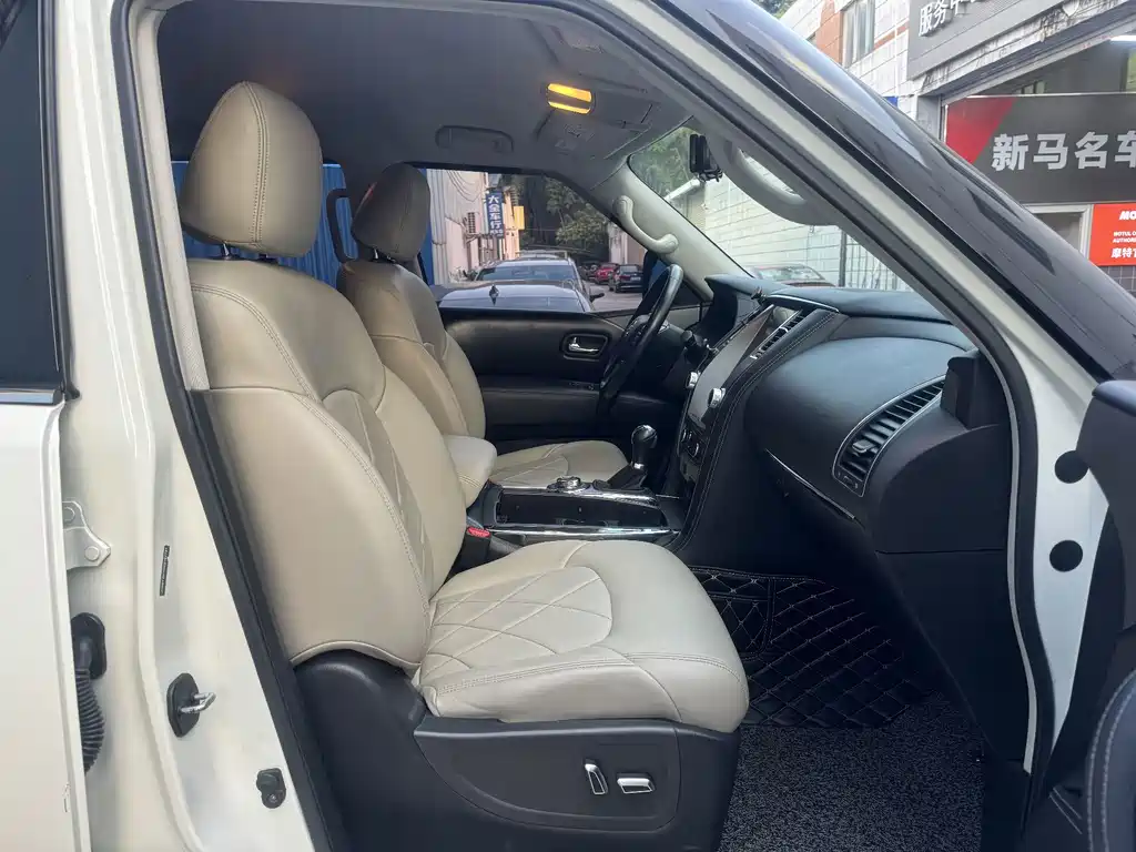 Nissan Patrol — миниатюра 8