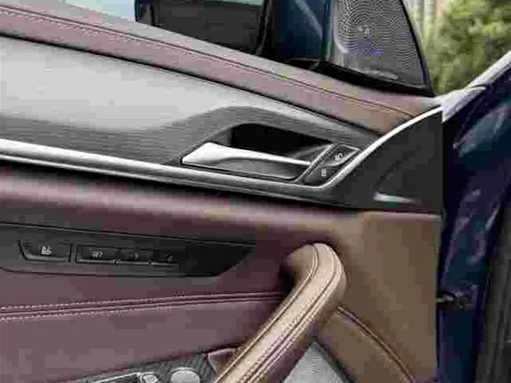 BMW 5 Series — миниатюра 11