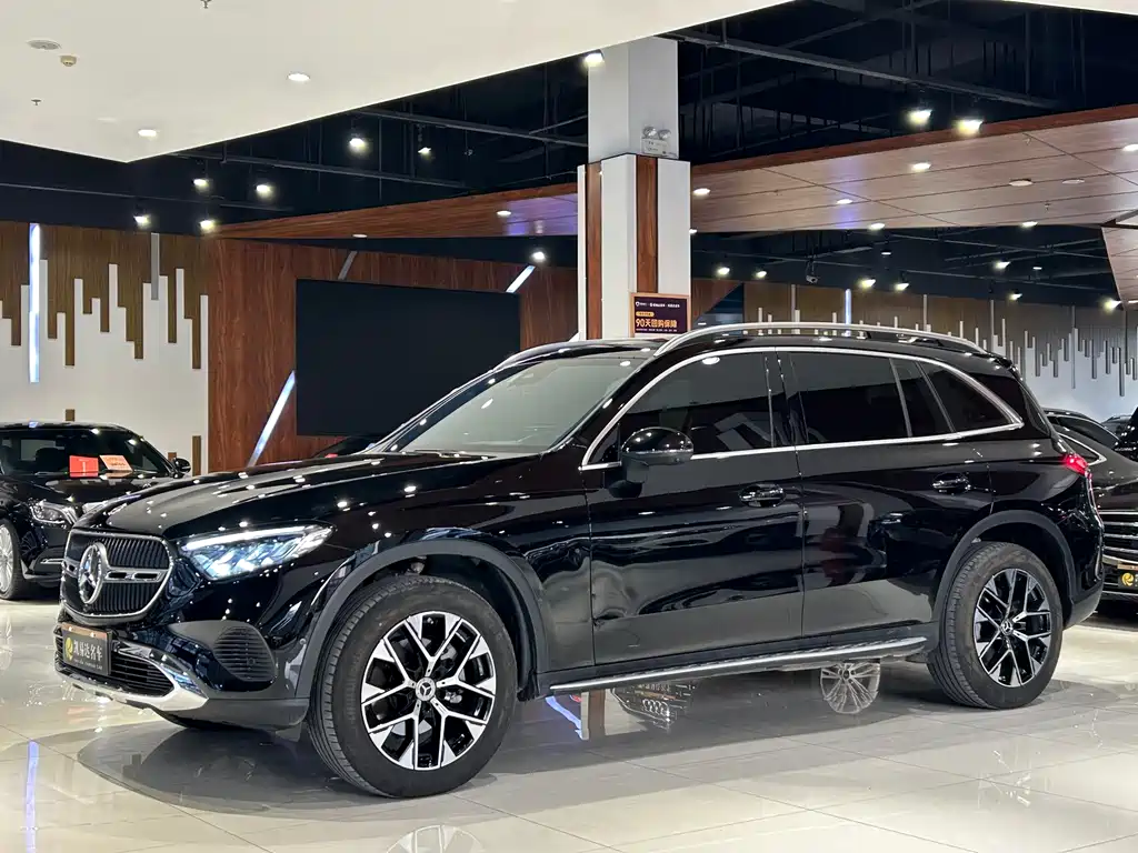 Mercedes-Benz GLC 2025