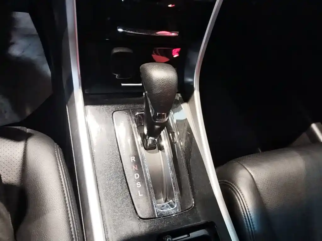 Honda Accord — миниатюра 14