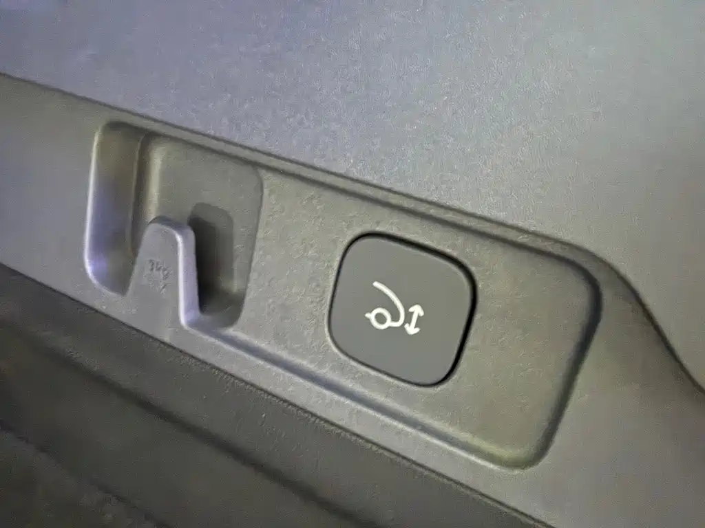 AITO WISDOM WORLD R7