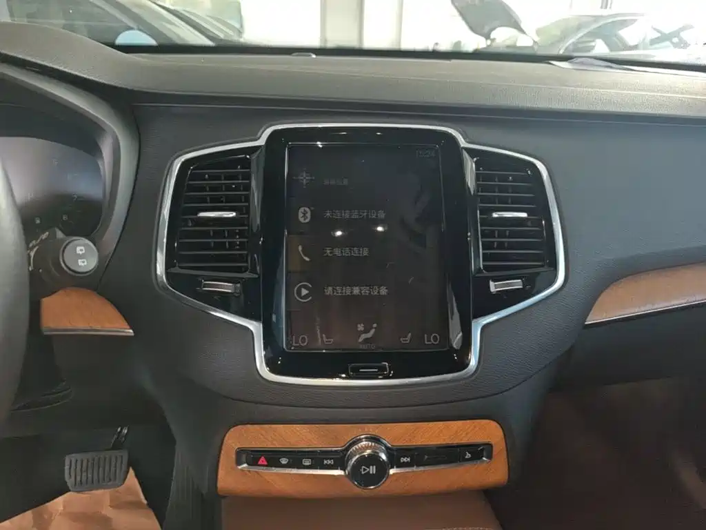 Volvo XC90 — миниатюра 13