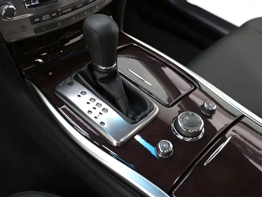 Infiniti Q70 — миниатюра 12