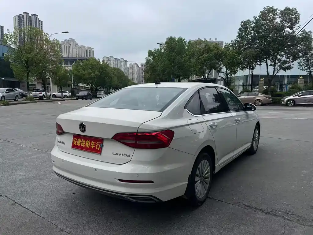 Volkswagen Lavida — миниатюра 9