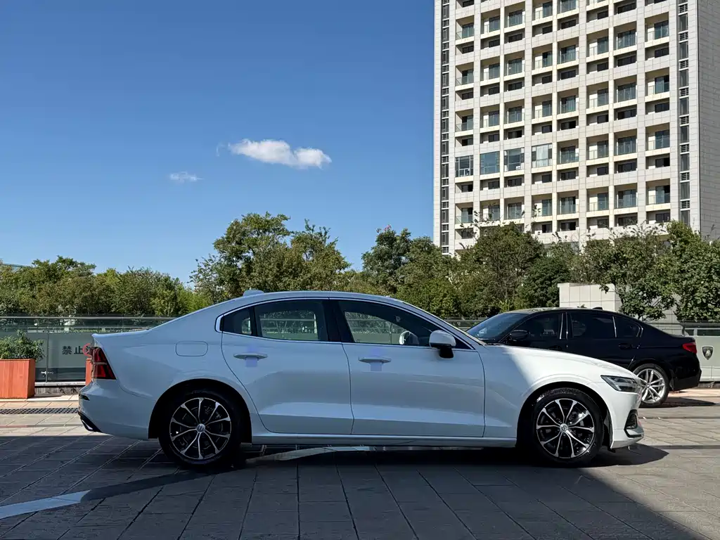 Volvo S60 — миниатюра 10