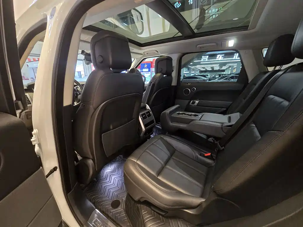 Land Rover Sport PHEV — миниатюра 5