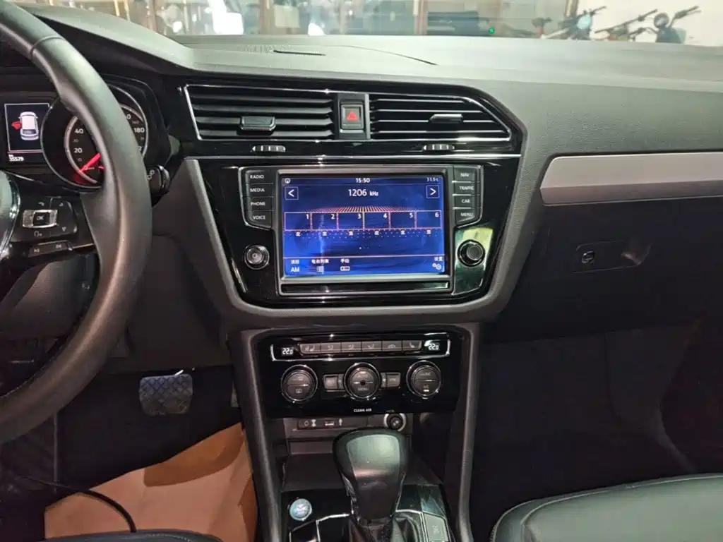 Volkswagen Tiguan L — миниатюра 13