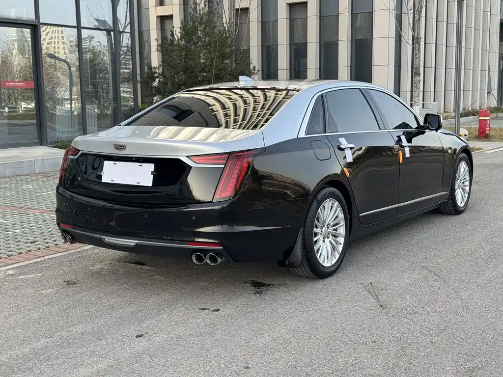 CADILLAC CT6