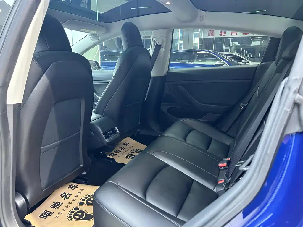 Tesla Model 3 — миниатюра 9