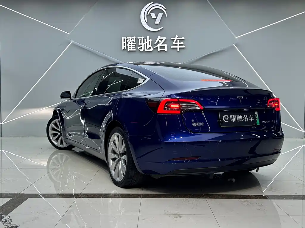 Tesla Model 3 — миниатюра 5