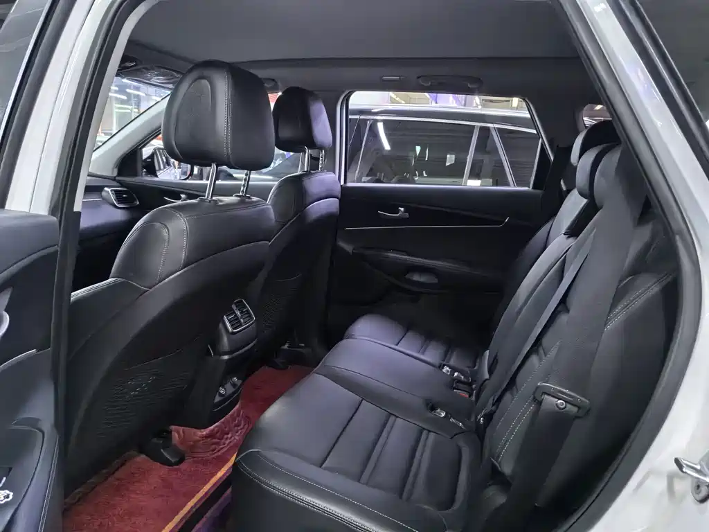 Kia Sorento — миниатюра 9