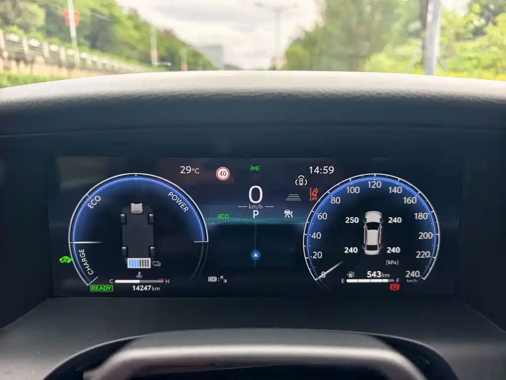Toyota Camry — миниатюра 15