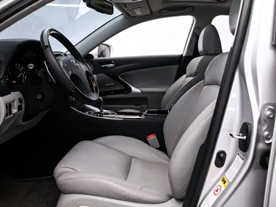 Lexus IS — миниатюра 13