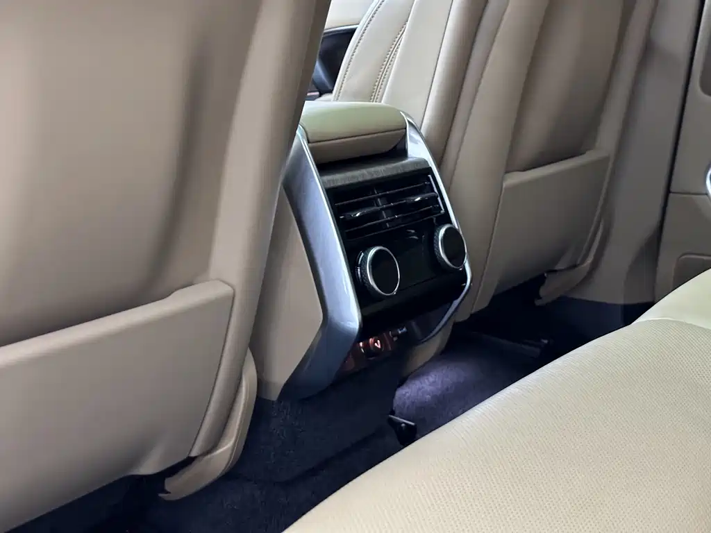Land Rover Range Rover — миниатюра 17