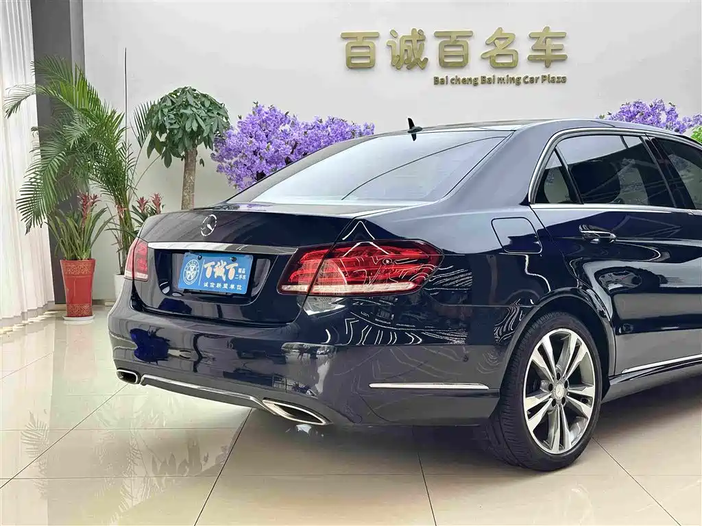 Mercedes-Benz E-Class — миниатюра 7