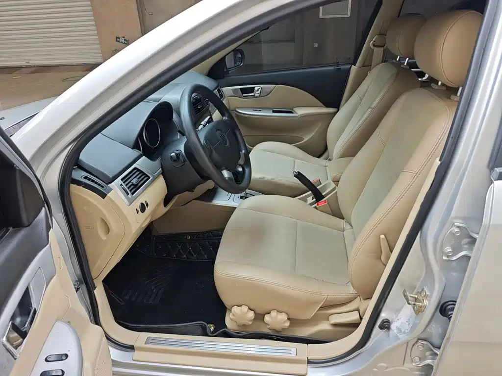 Buick Excelle — миниатюра 9