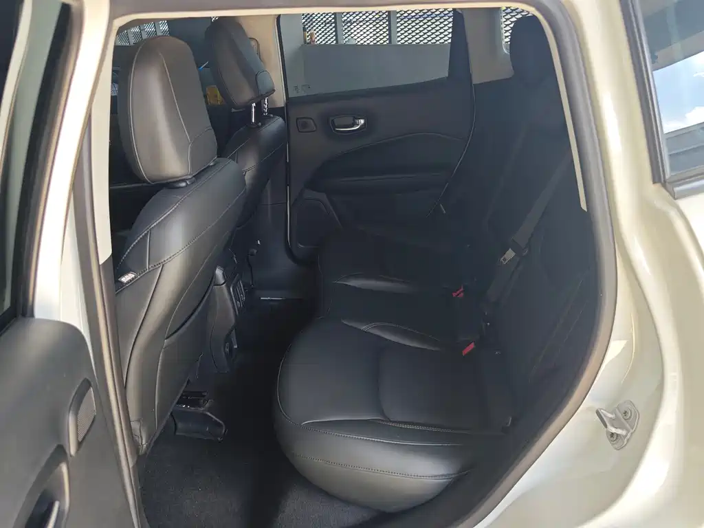 Jeep Compass 200T Auto Premium Enjoy Edition, фото 8