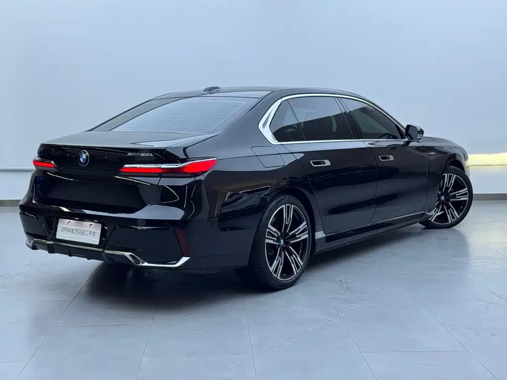 BMW i7 — миниатюра 3
