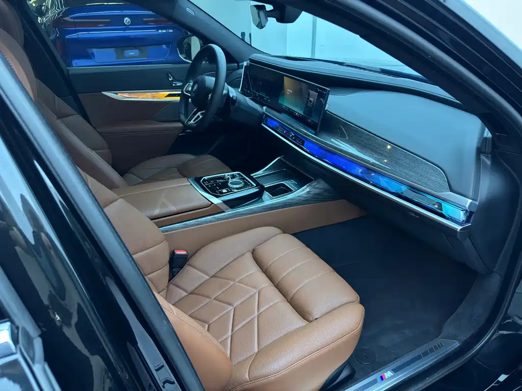 BMW i7 — миниатюра 19