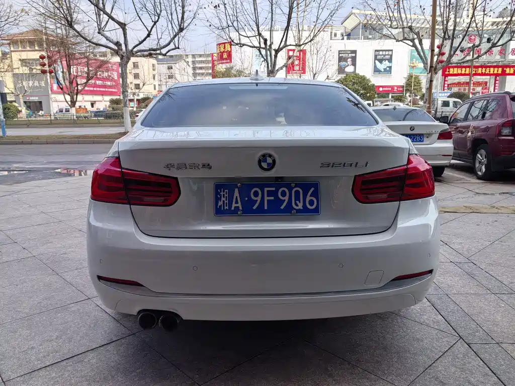 BMW 3 SERIES