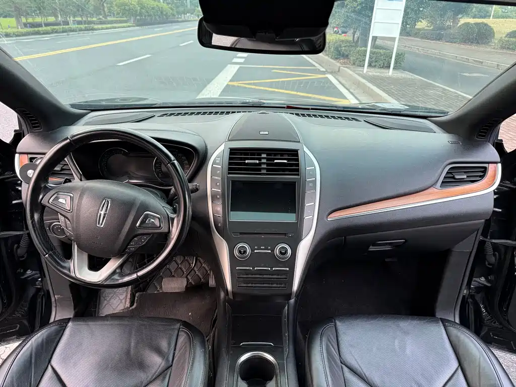 Lincoln MKC — миниатюра 6