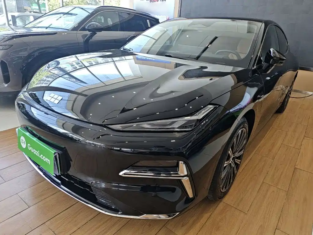 2025 Geely Galaxy Xingyao 8 - zdjęcie 1 z 25