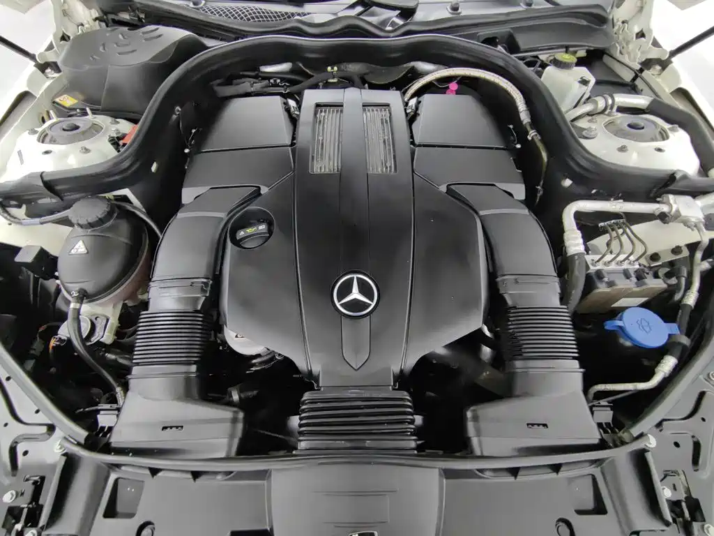 Mercedes-Benz E-Class — миниатюра 6