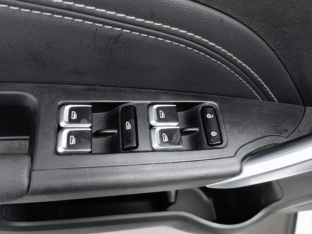 Geely Vision X3 1.5 л 2021 г. Белый, пробег 21500 км