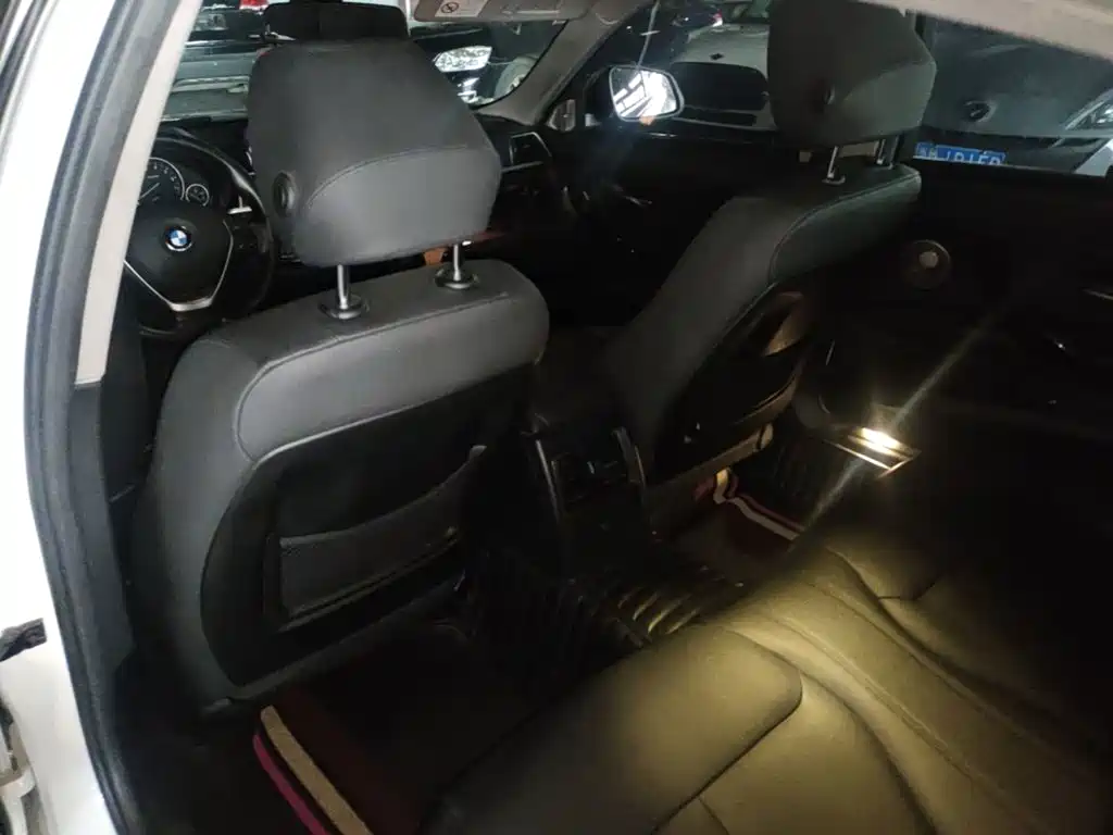 BMW 3 Series — миниатюра 15
