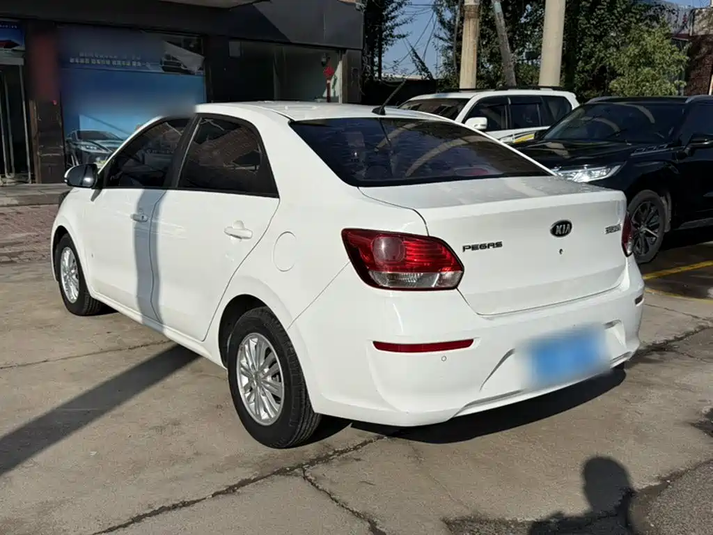 Kia Huanchi — миниатюра 5